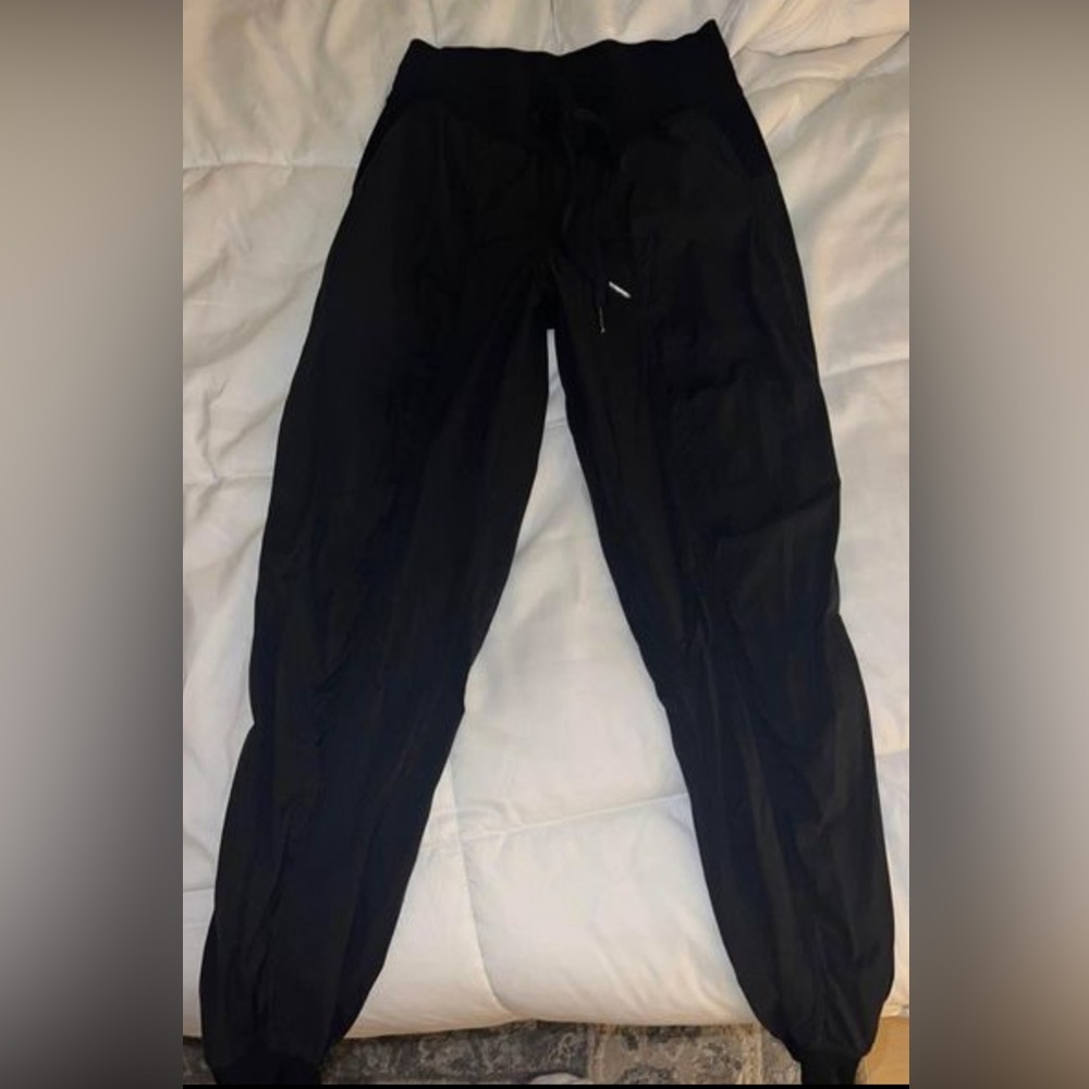 luluemon scuba joggers